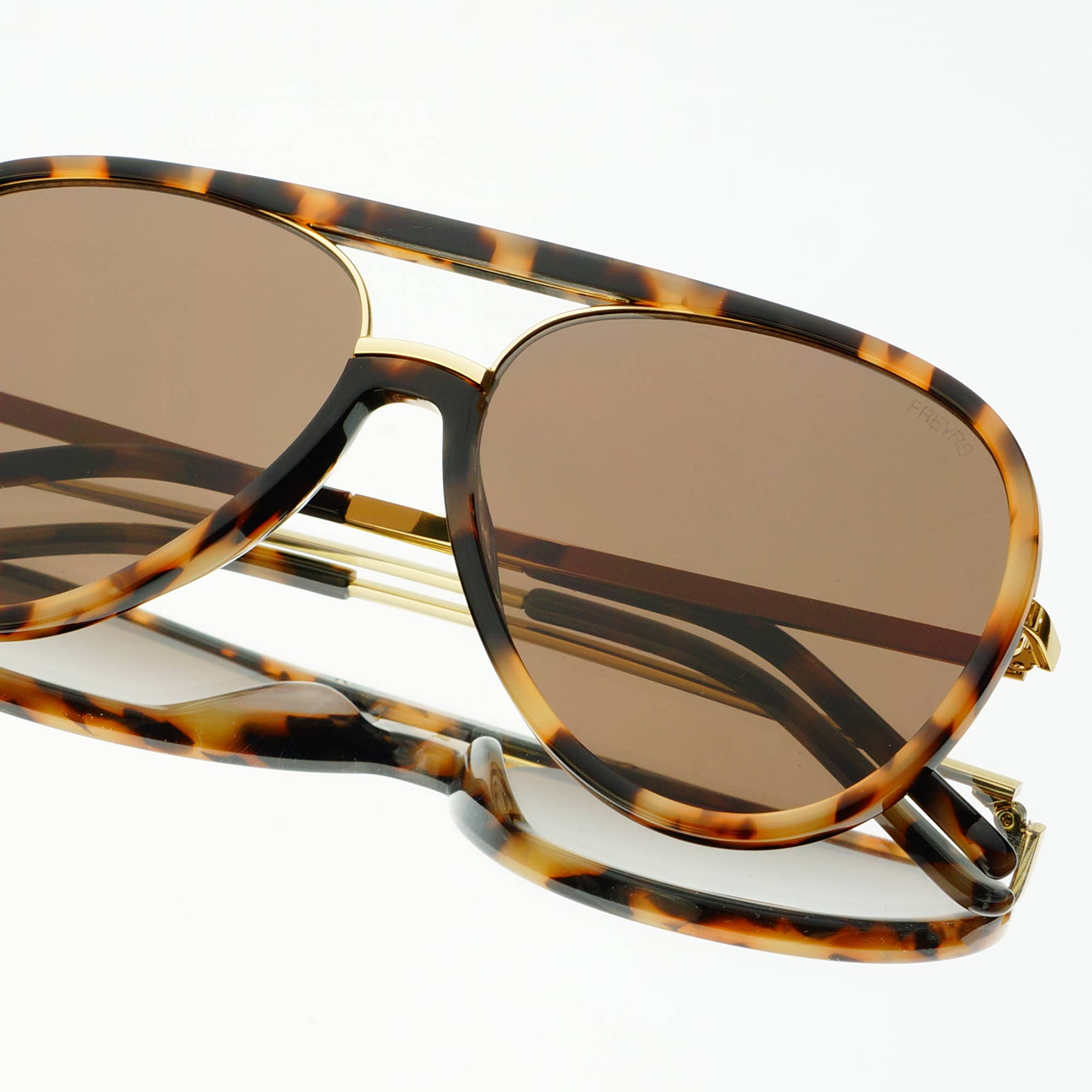 Shay Unisex Aviator Sunglasses