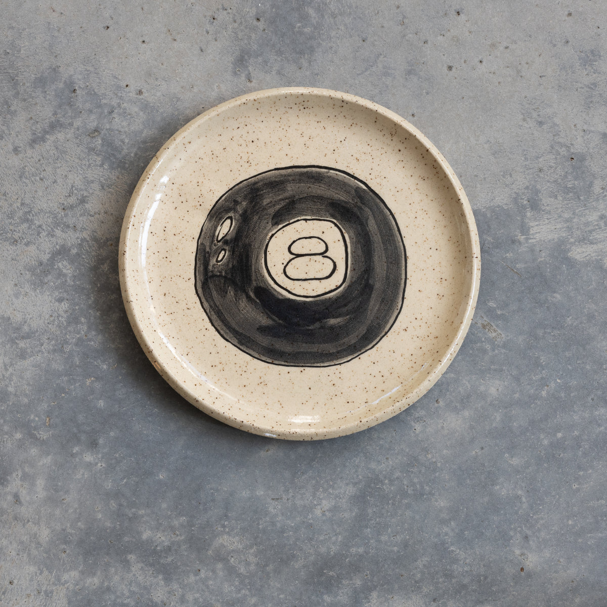 8 Ball Round Plate