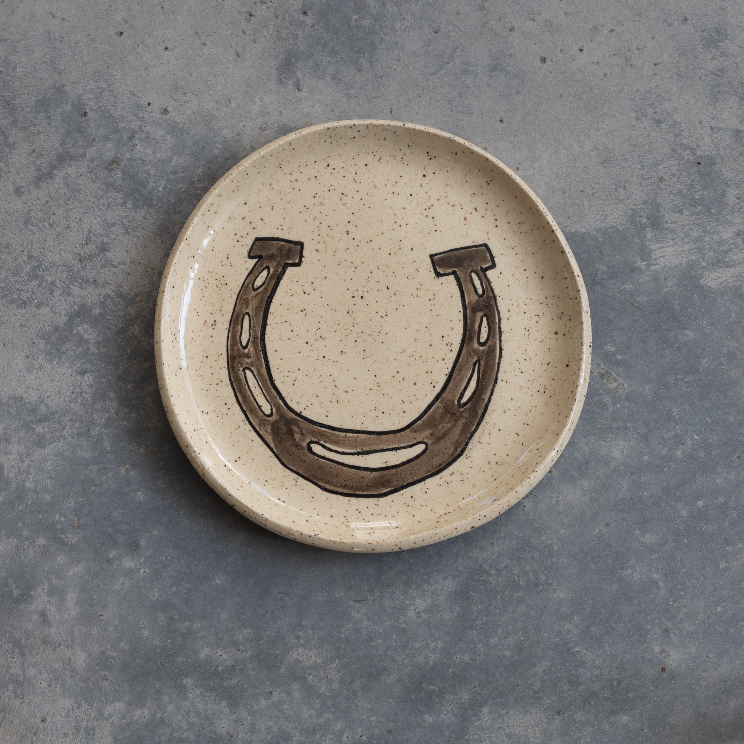 Horseshoe Round Plate