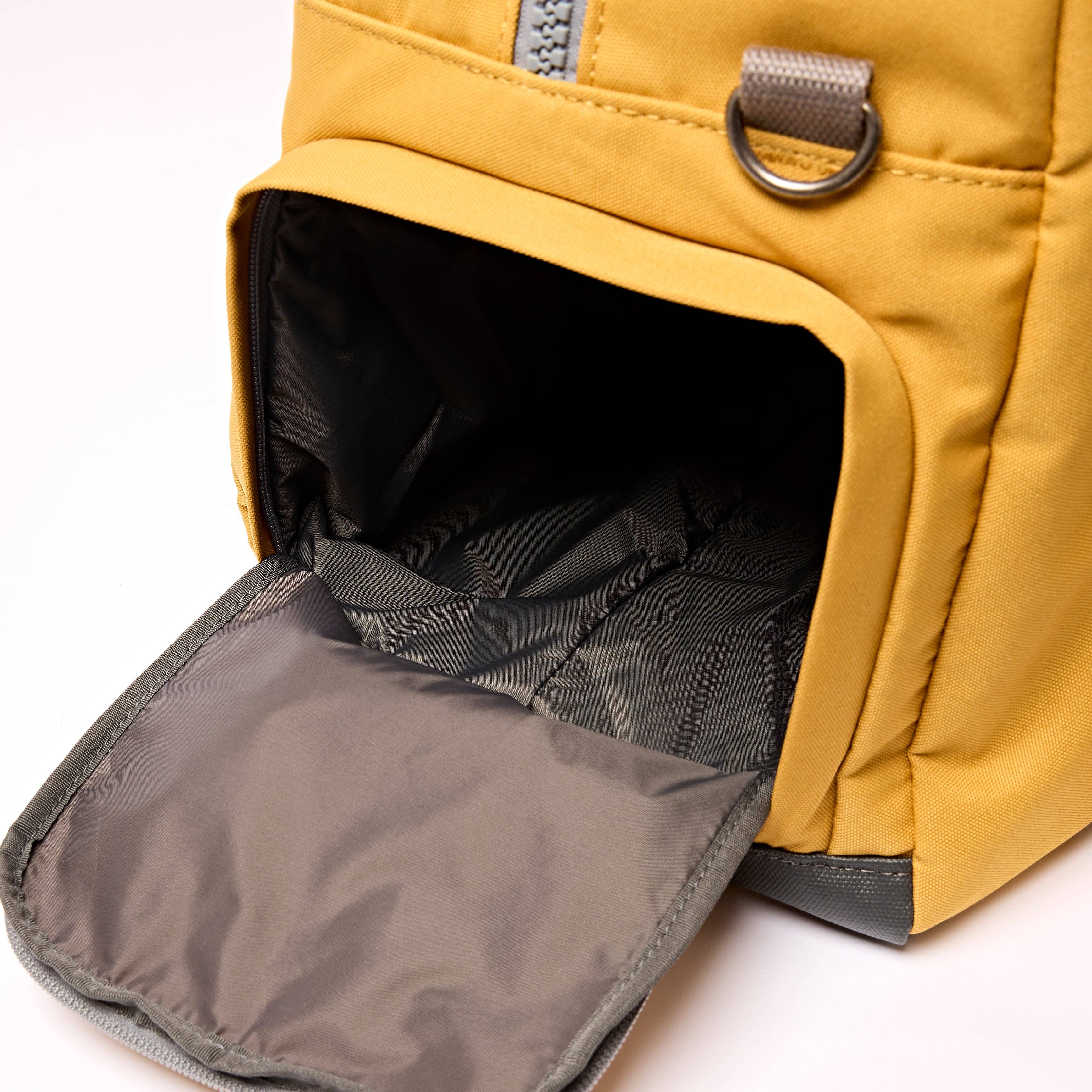 Gatwick Duffel Bag in Flax Canvas