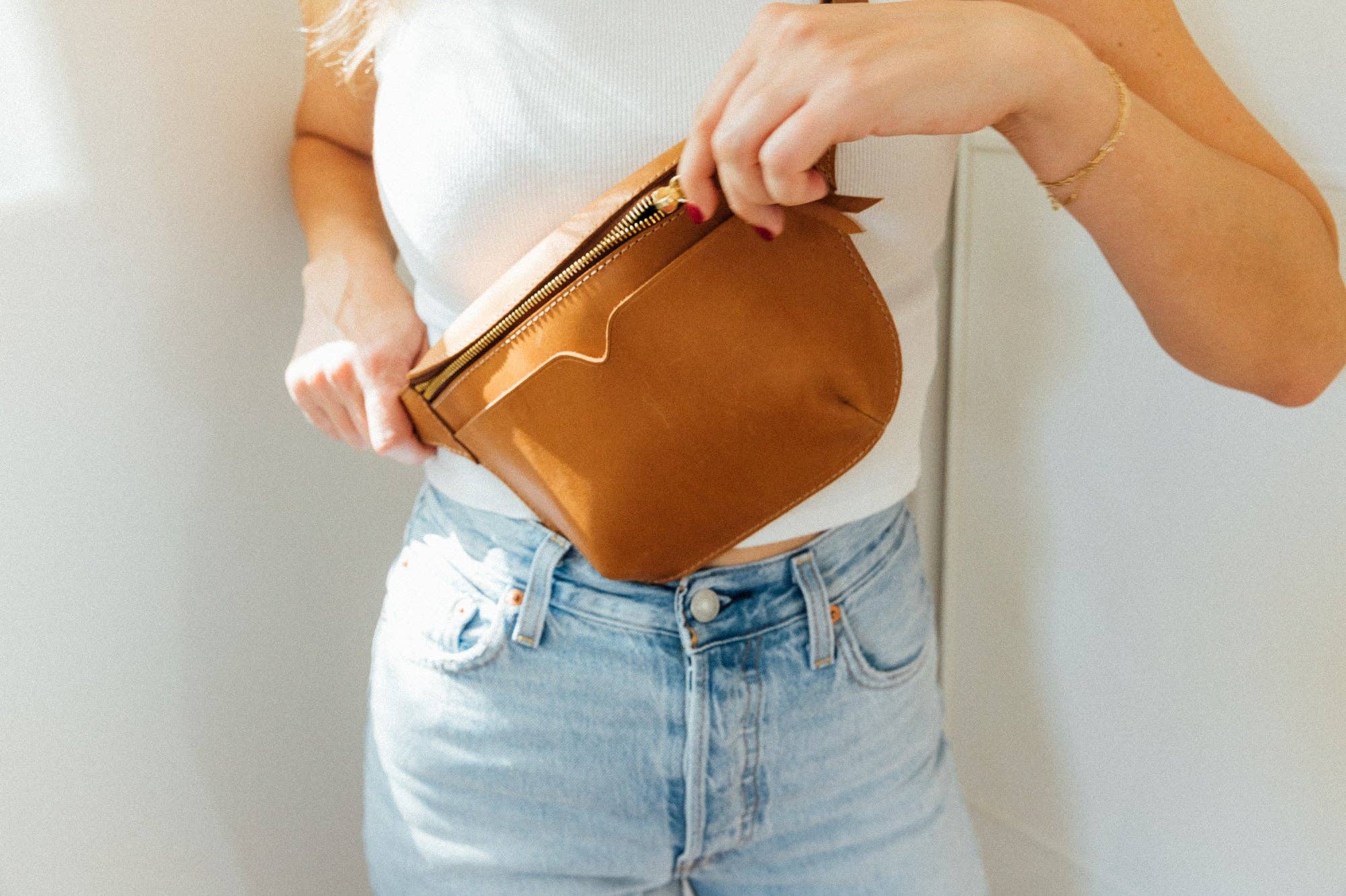 Full-Grain Leather Sling Bag – Everyday Crossbody