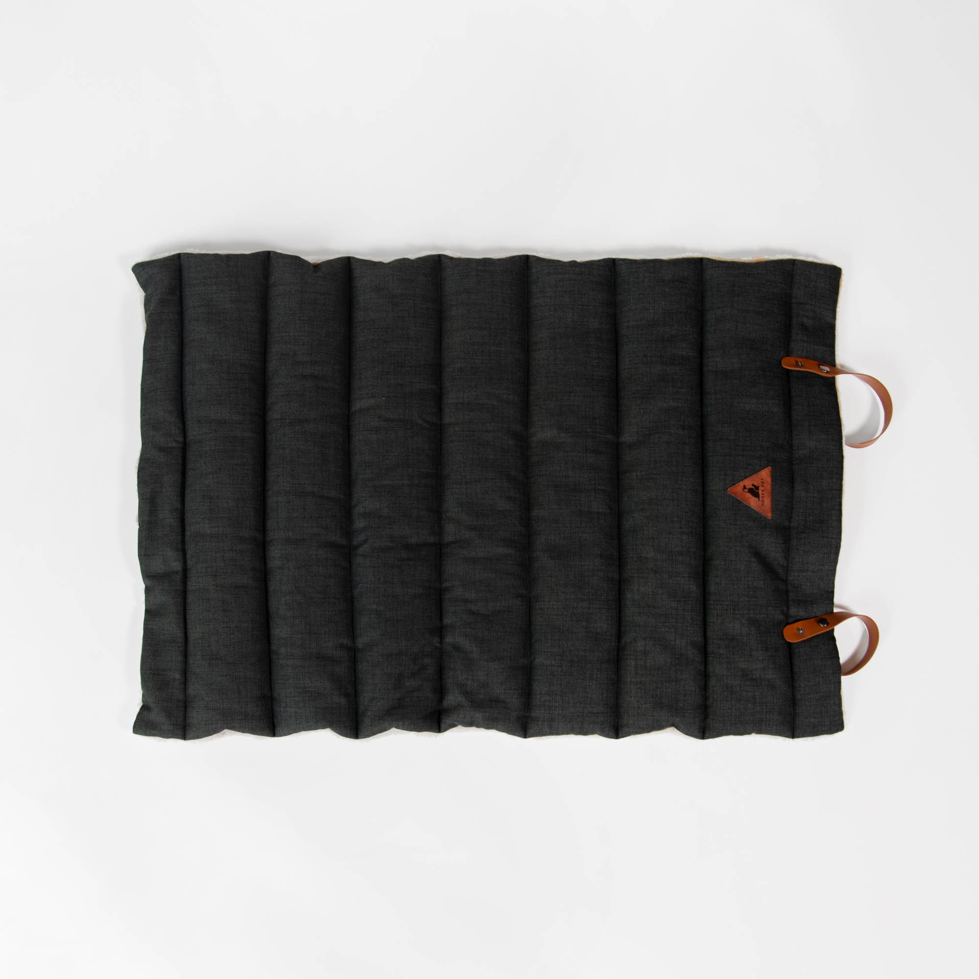 Jackson Travel Mat – Roll-Up Bed with Vegan Handle