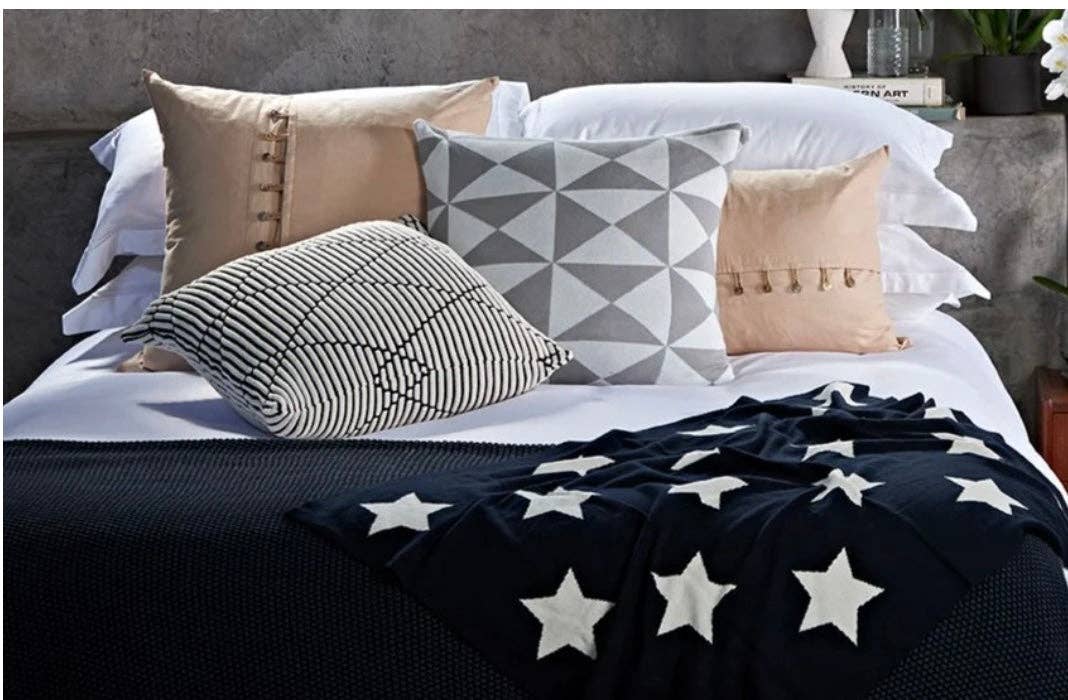 Illusion Pillow