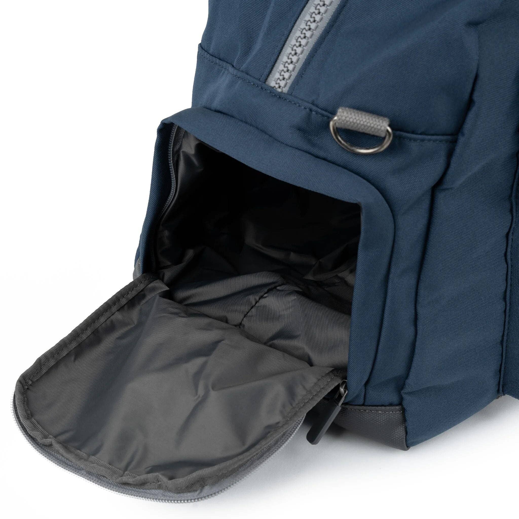 Gatwick Duffel Bag in Deep Blue Canvas