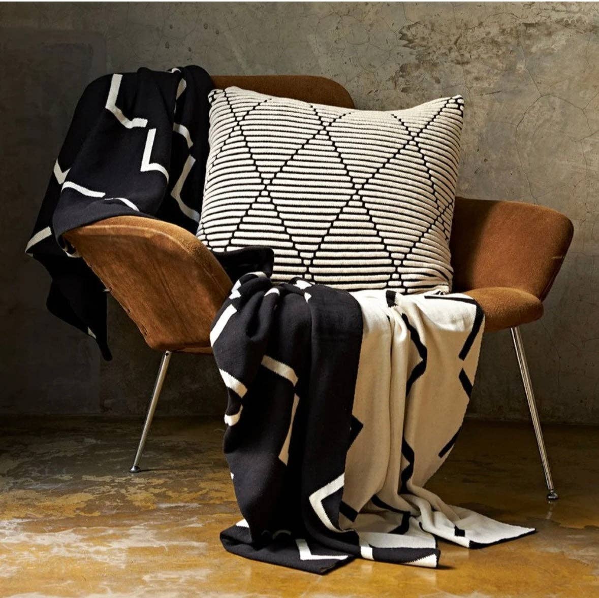 Illusion Pillow