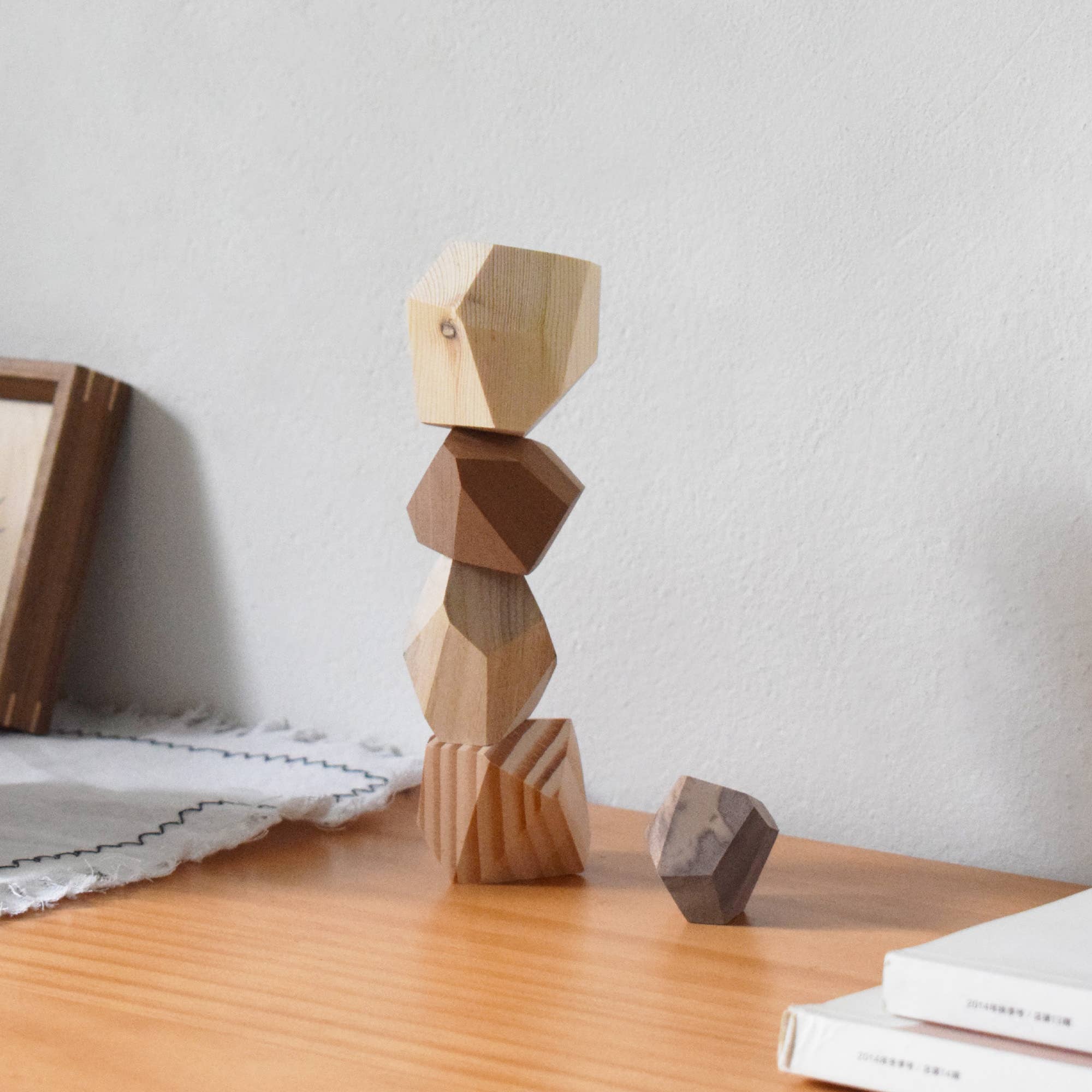 Five-Color Wooden Balance Stones – Mindful Gift for All Ages