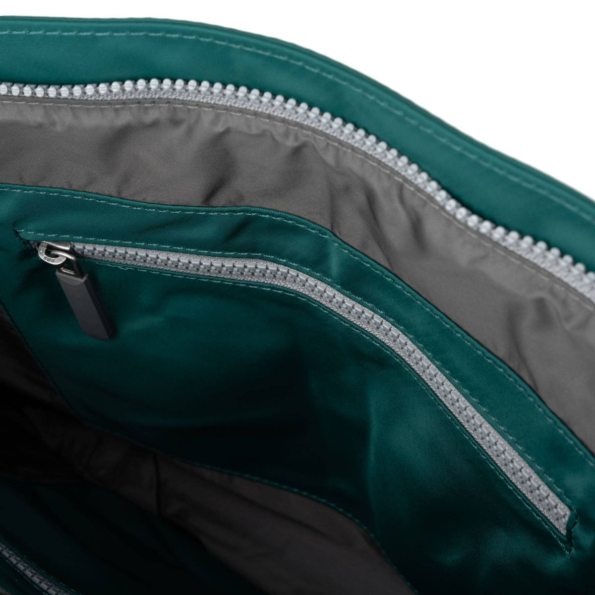 Moorgate Messenger Bag in Teal Nylon